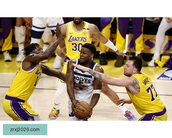 雷迪克：对阵雷霆锻炼季后赛心态斯马特预计周一复出